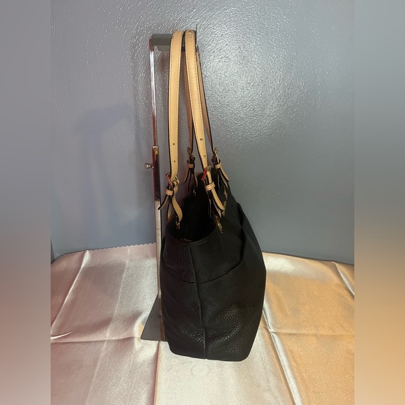 Authentic Michael Kors Purse!!! #0122b - Picture 2 of 13